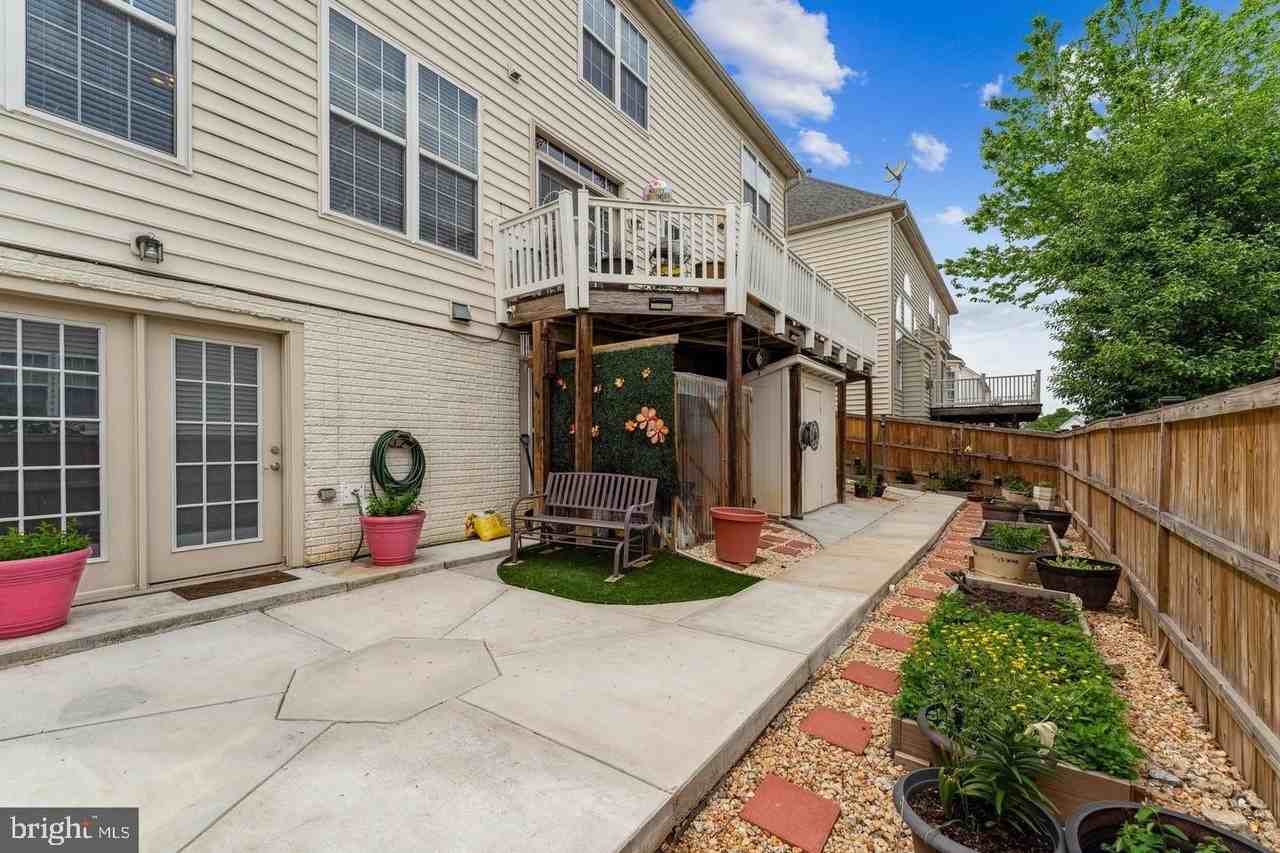9577 5th Pl - Photo 5 of 19