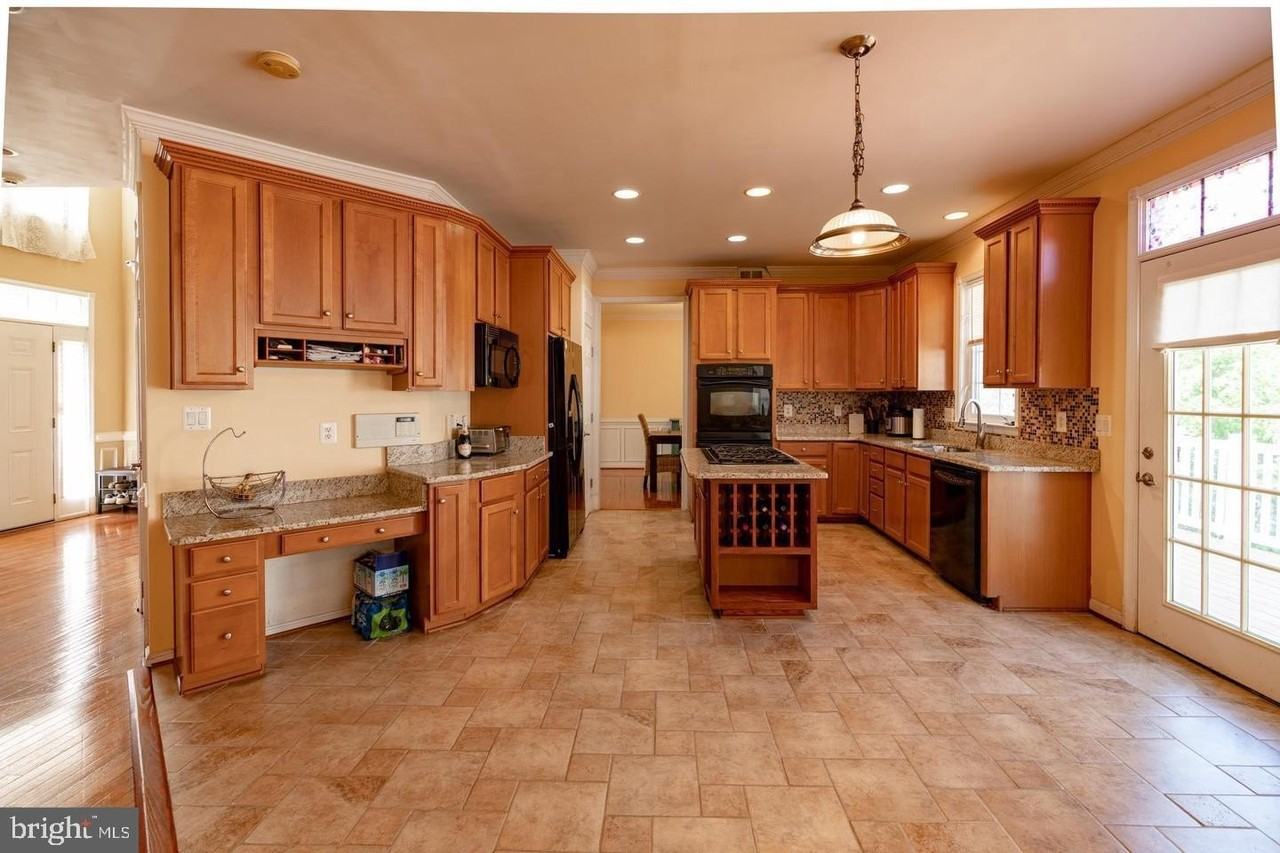 9577 5th Pl - Photo 6 of 19