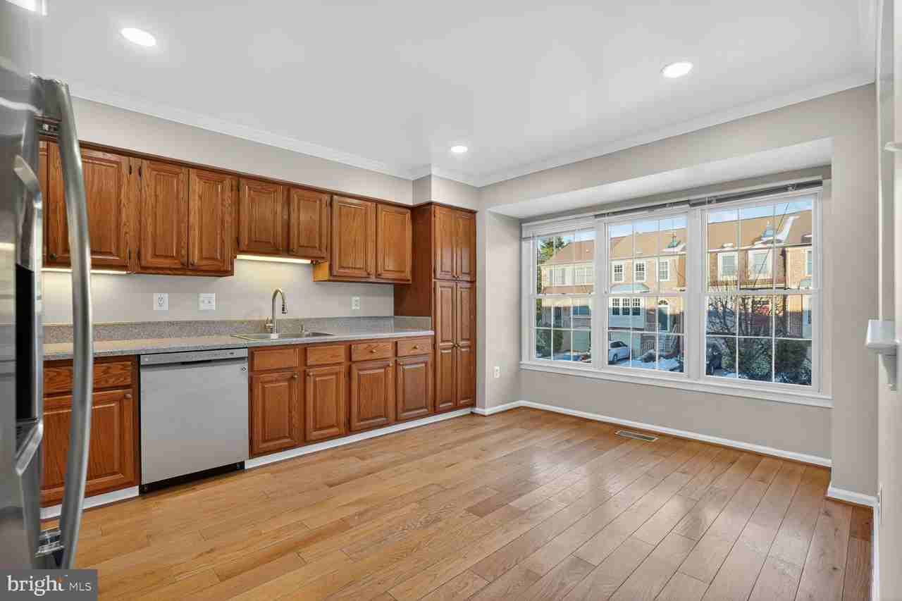 8408 Millwood Dr - Photo 4 of 27