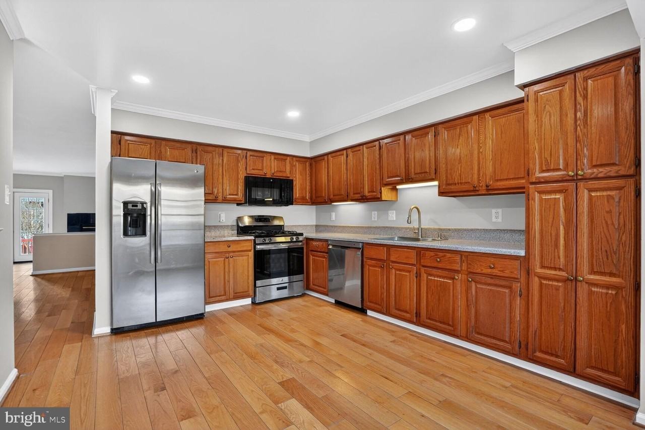 8408 Millwood Dr - Photo 5 of 27