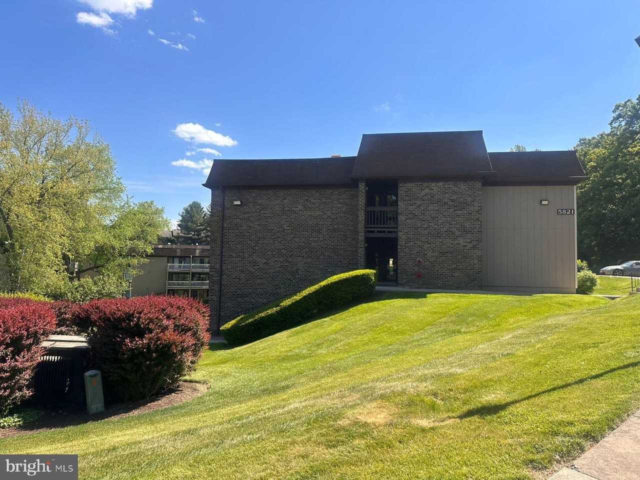 5821 Royal Ridge Dr Unit E #E - Photo 2 of 20