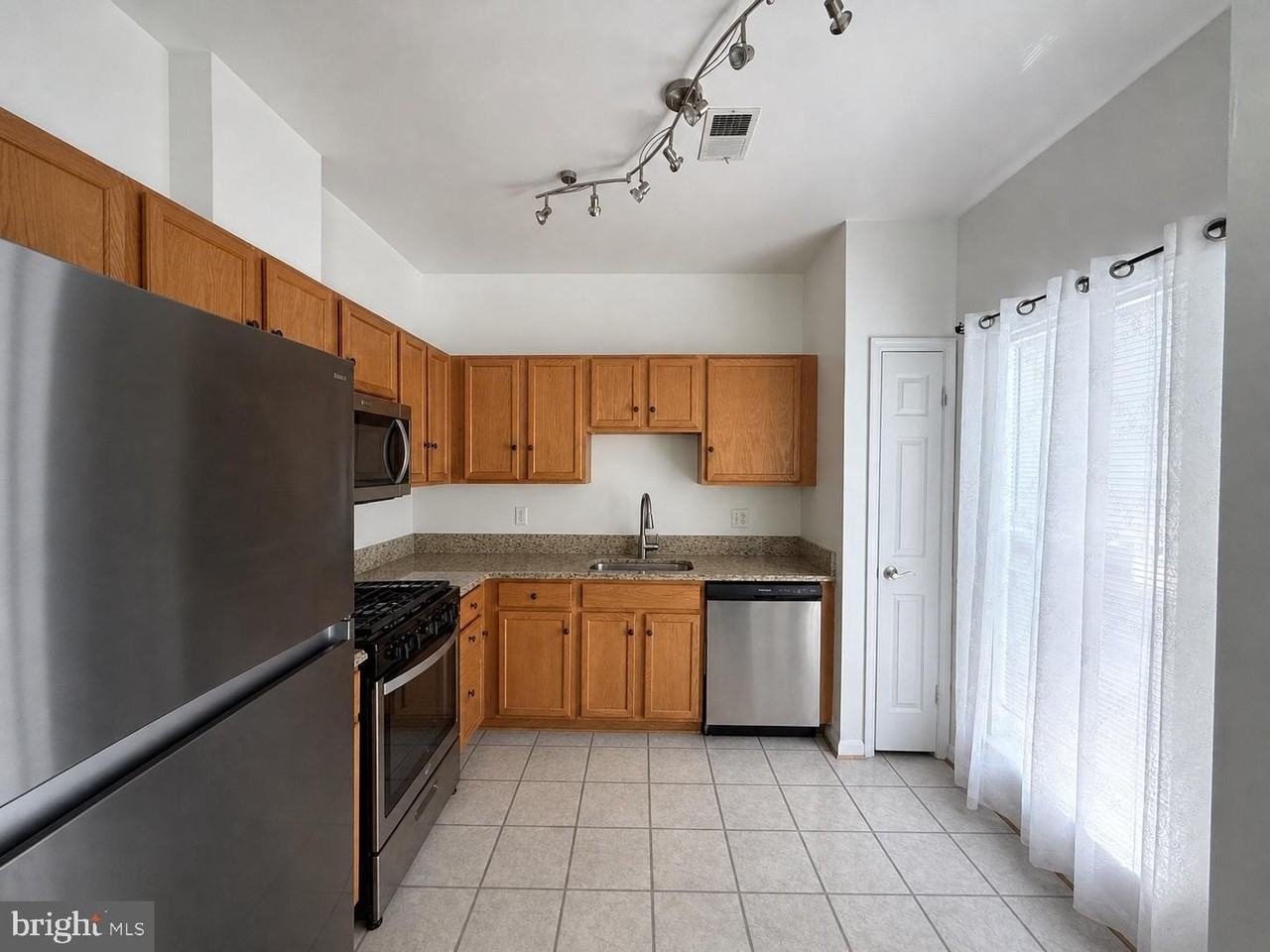 4142 Fountainside Ln #301 - Photo 3 of 19
