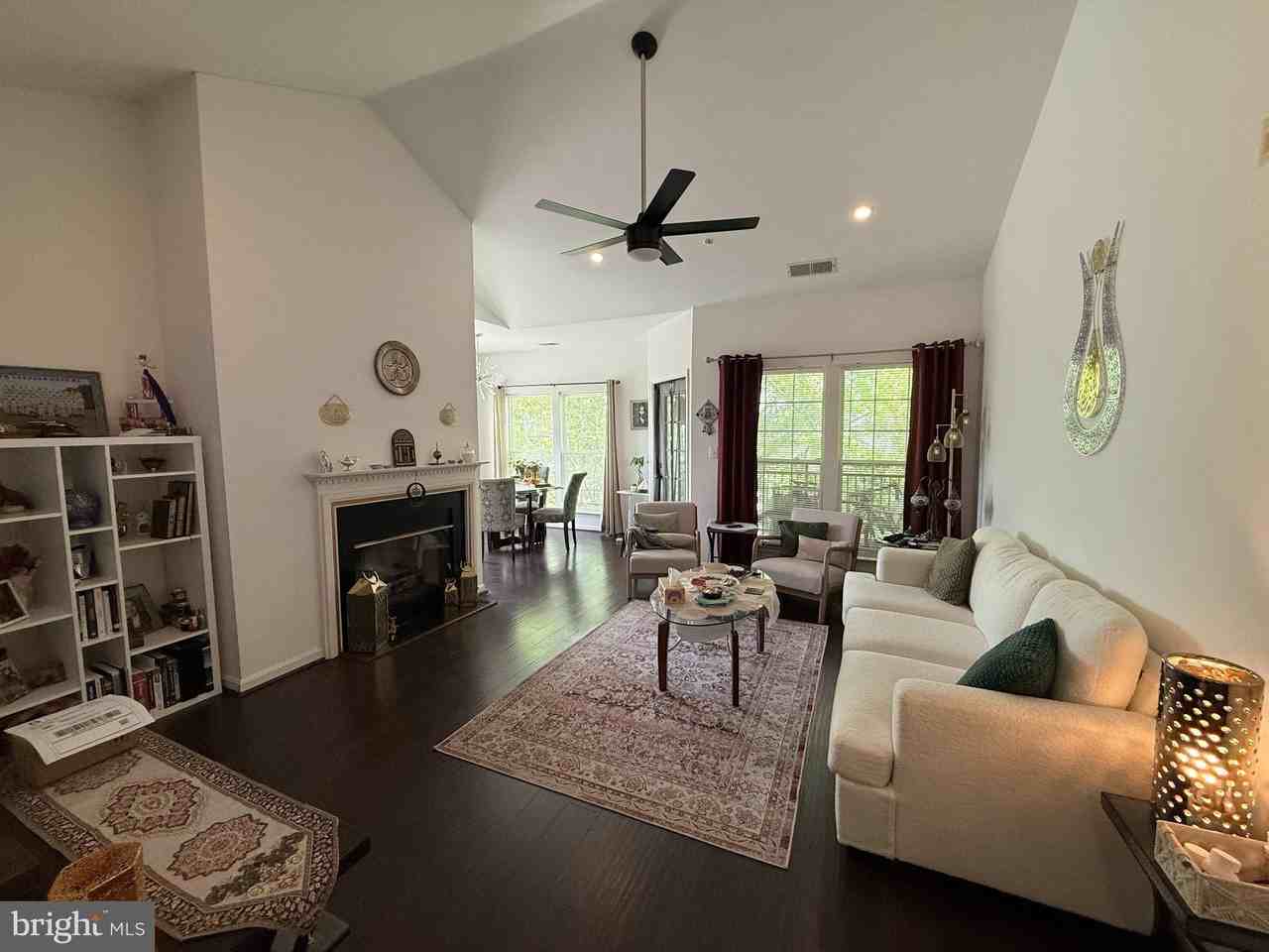 4142 Fountainside Ln #301 - Photo 6 of 19