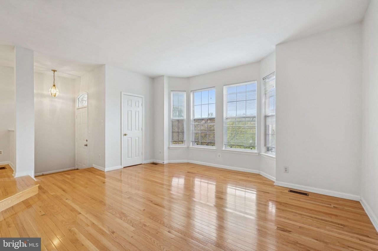 2921 Mainstone Dr - Photo 2 of 24