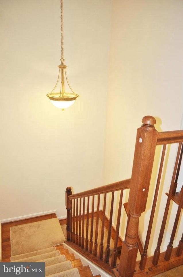 19252 Koslowski Sq - Photo 3 of 24