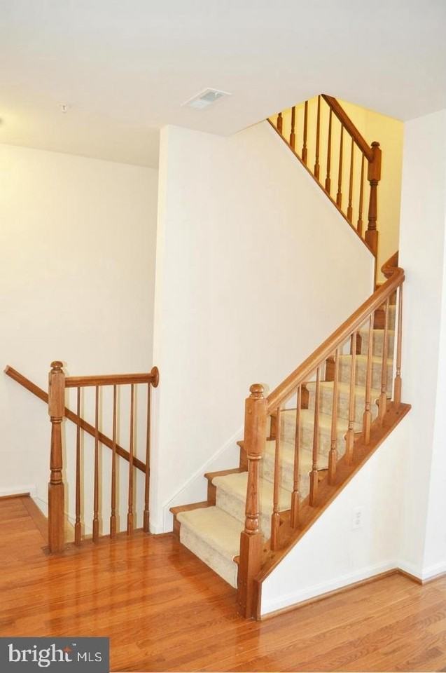 19252 Koslowski Sq - Photo 4 of 24