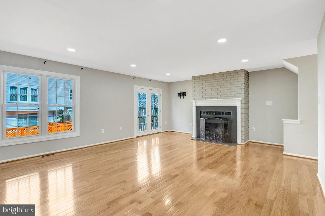 8478 Battle Ct - Photo 6 of 38
