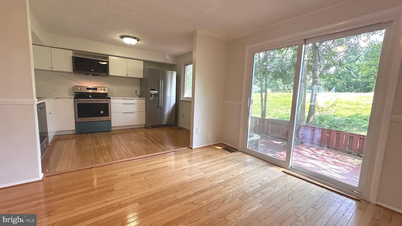 13566 Bentley Cir - Photo 6 of 25