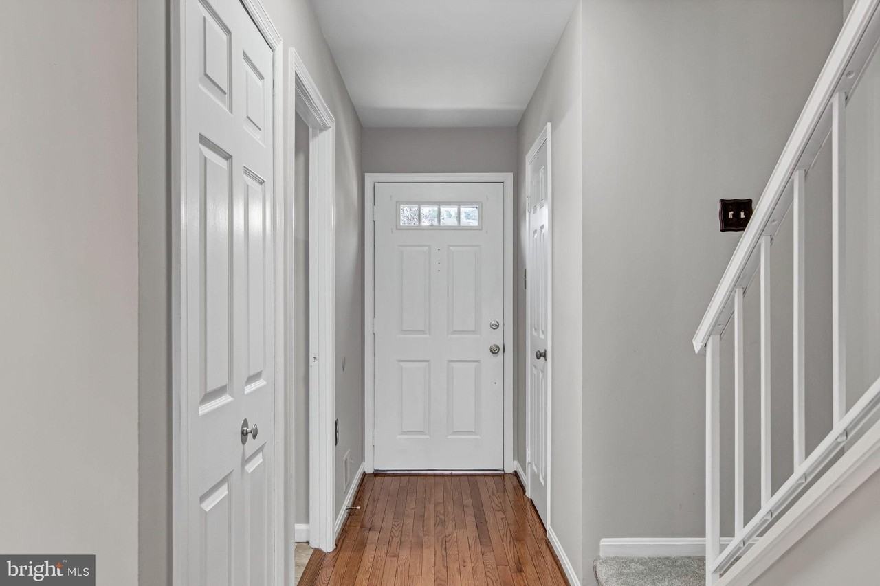 12109 Stallion Ct - Photo 2 of 43