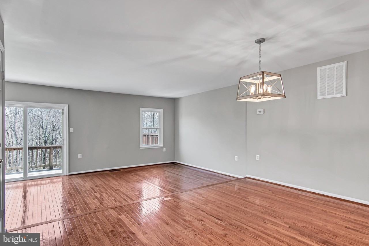 12109 Stallion Ct - Photo 3 of 43