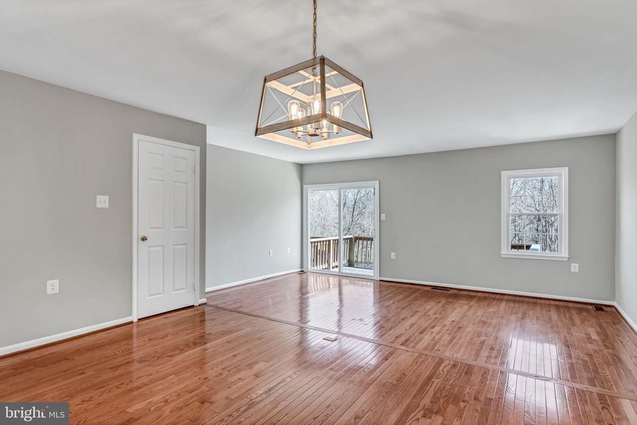 12109 Stallion Ct - Photo 6 of 43