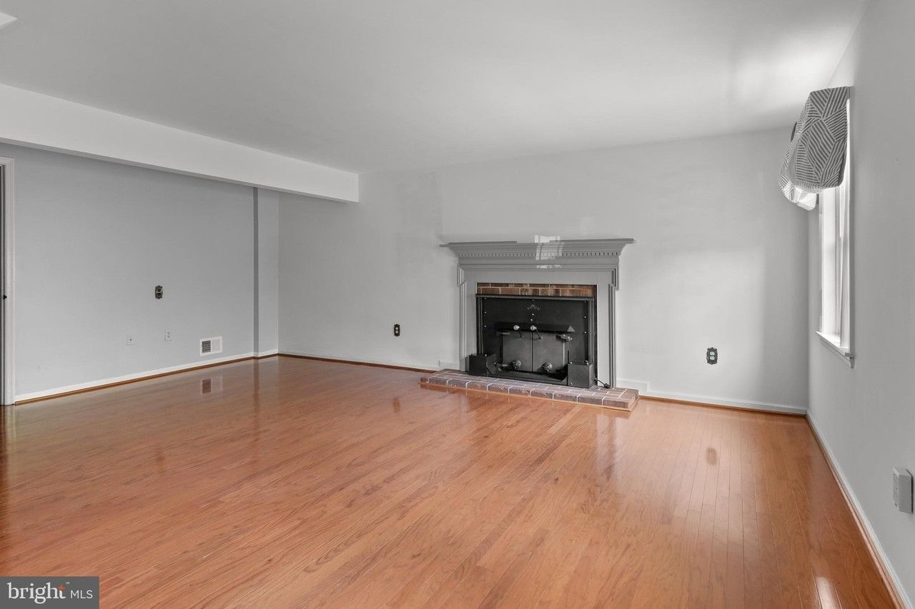 2798 Alton Hotel Ct - Photo 6 of 39