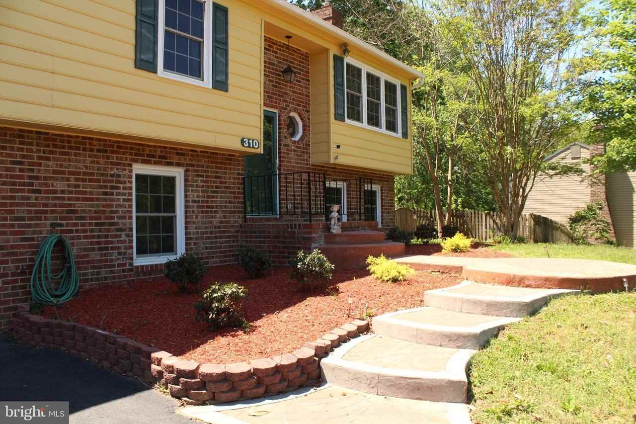 310 Huckstep Ave - Photo 2 of 50