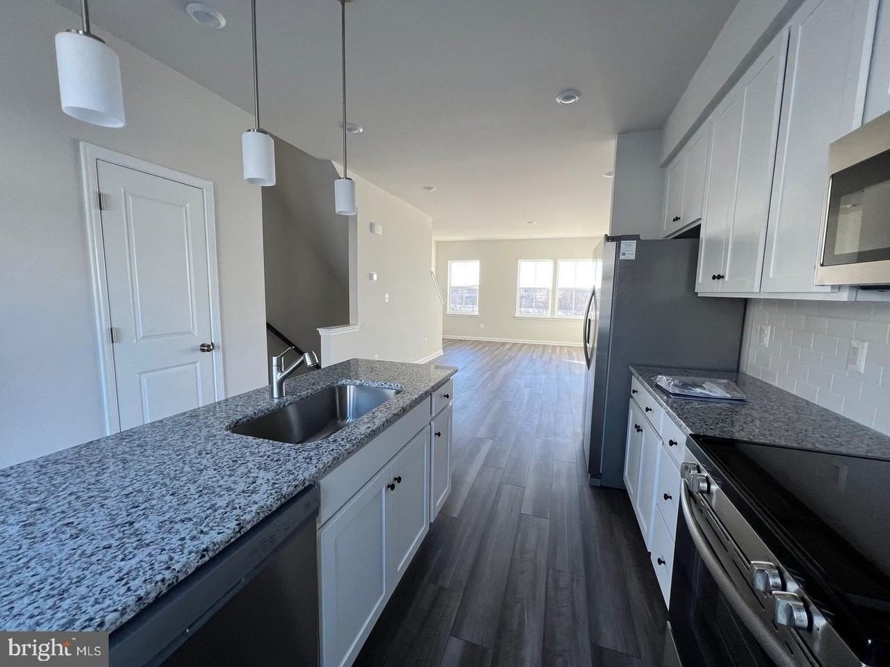 1326 Cedar Valley Rd - Photo 3 of 9