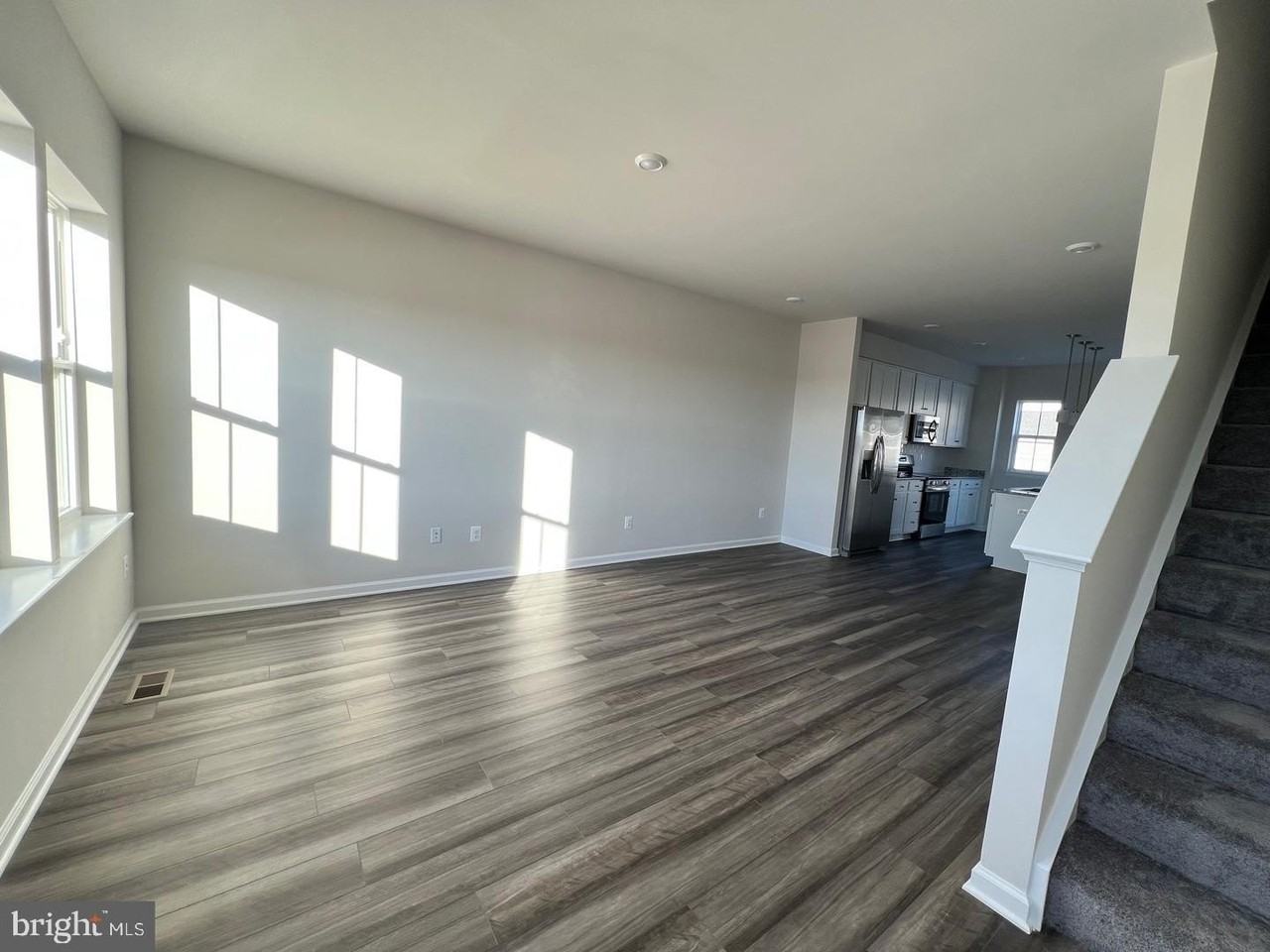 1326 Cedar Valley Rd - Photo 5 of 9