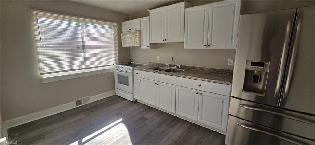 2912 Woodleigh St #3 - Photo 7 of 18