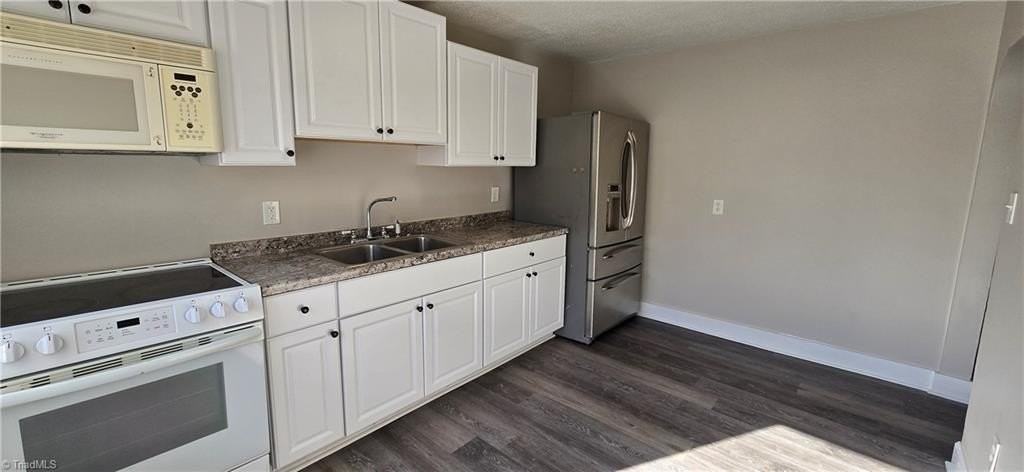 2912 Woodleigh St #3 - Photo 6 of 18