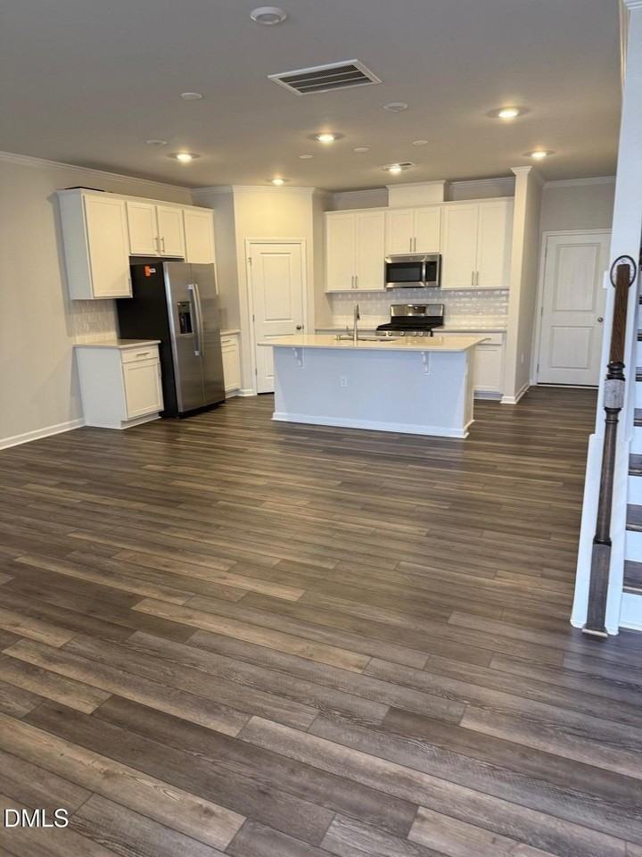 2230 Kasota Ln - Photo 4 of 41