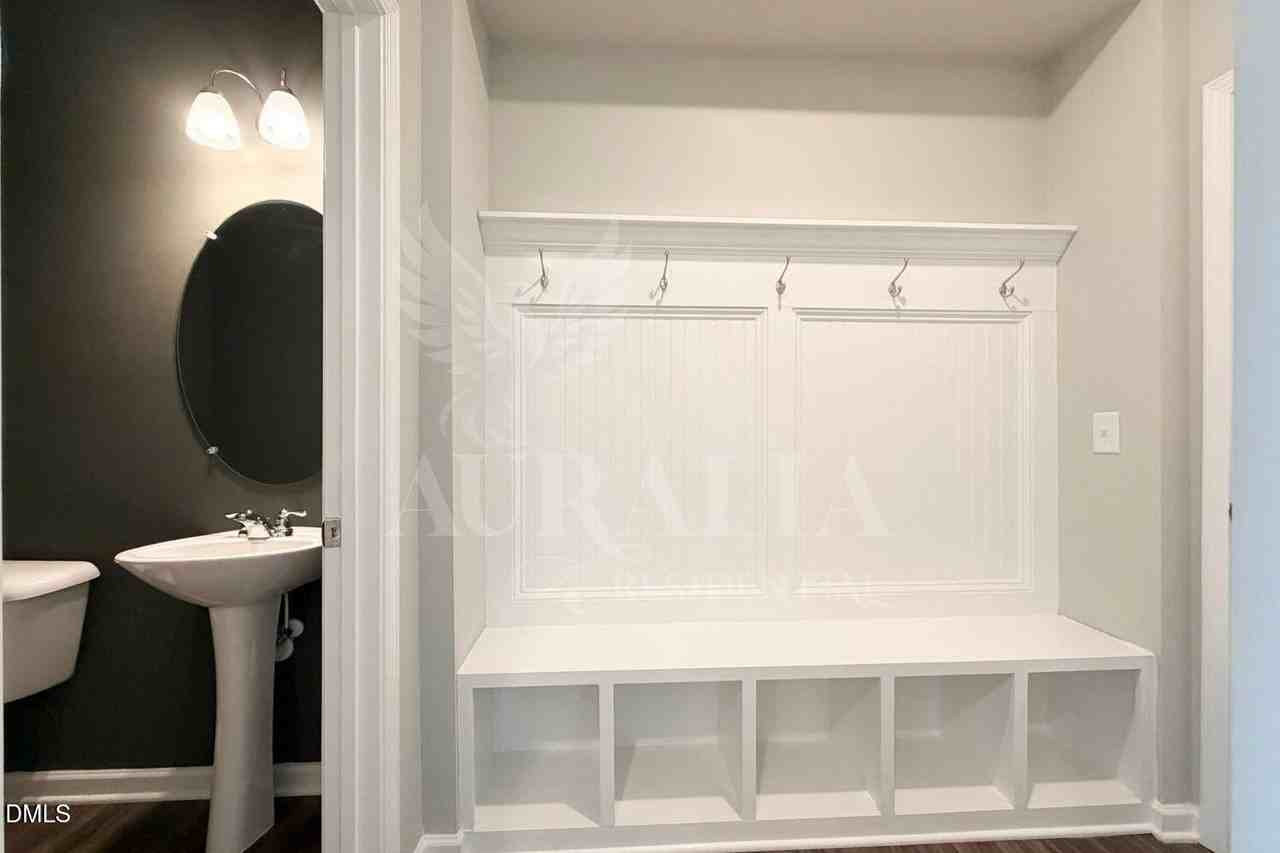 111 Lennei Ln - Photo 6 of 37