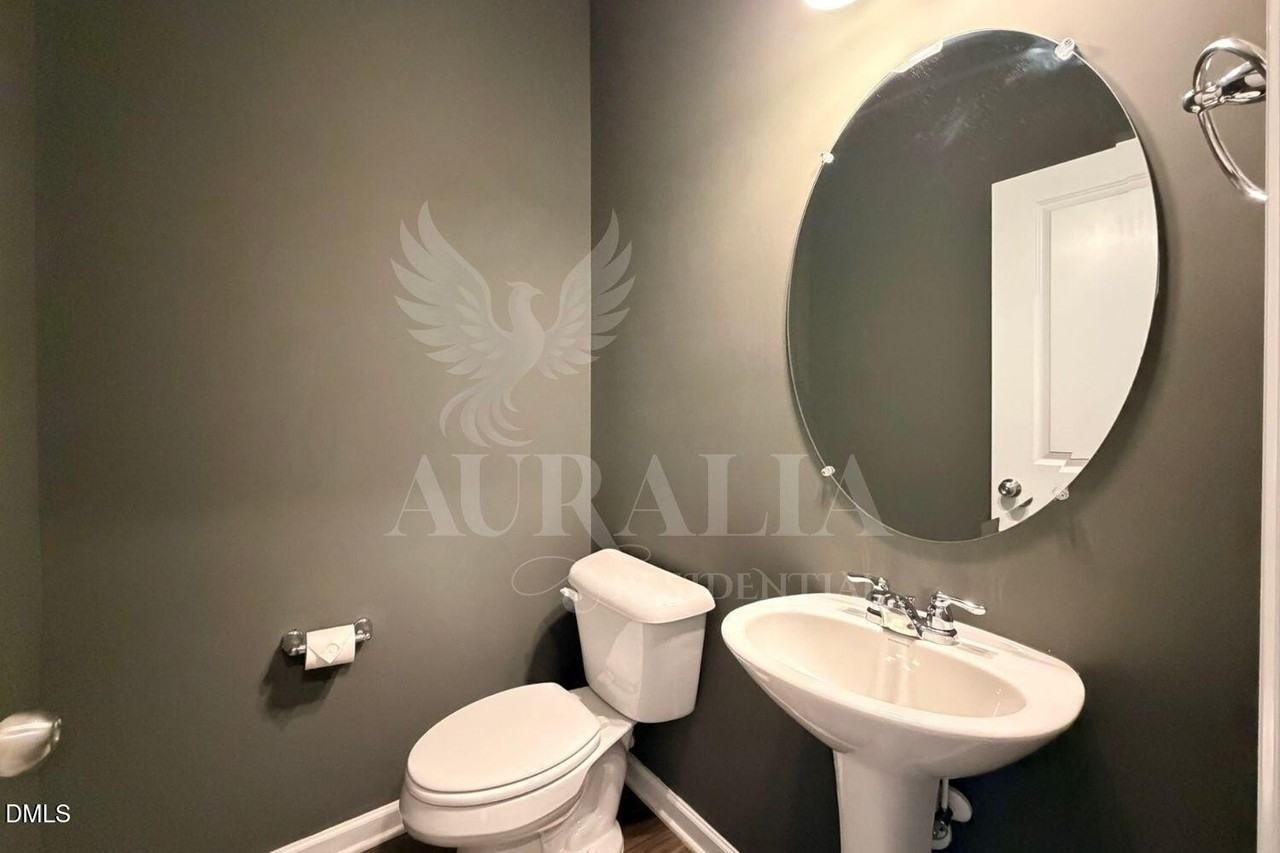111 Lennei Ln - Photo 7 of 37