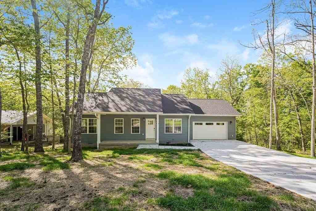 165 Lakeshire Dr