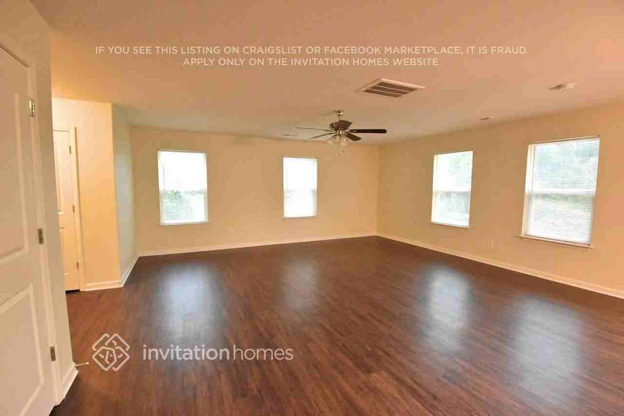 5056 Broad Leaf Ct - Photo 4 of 18