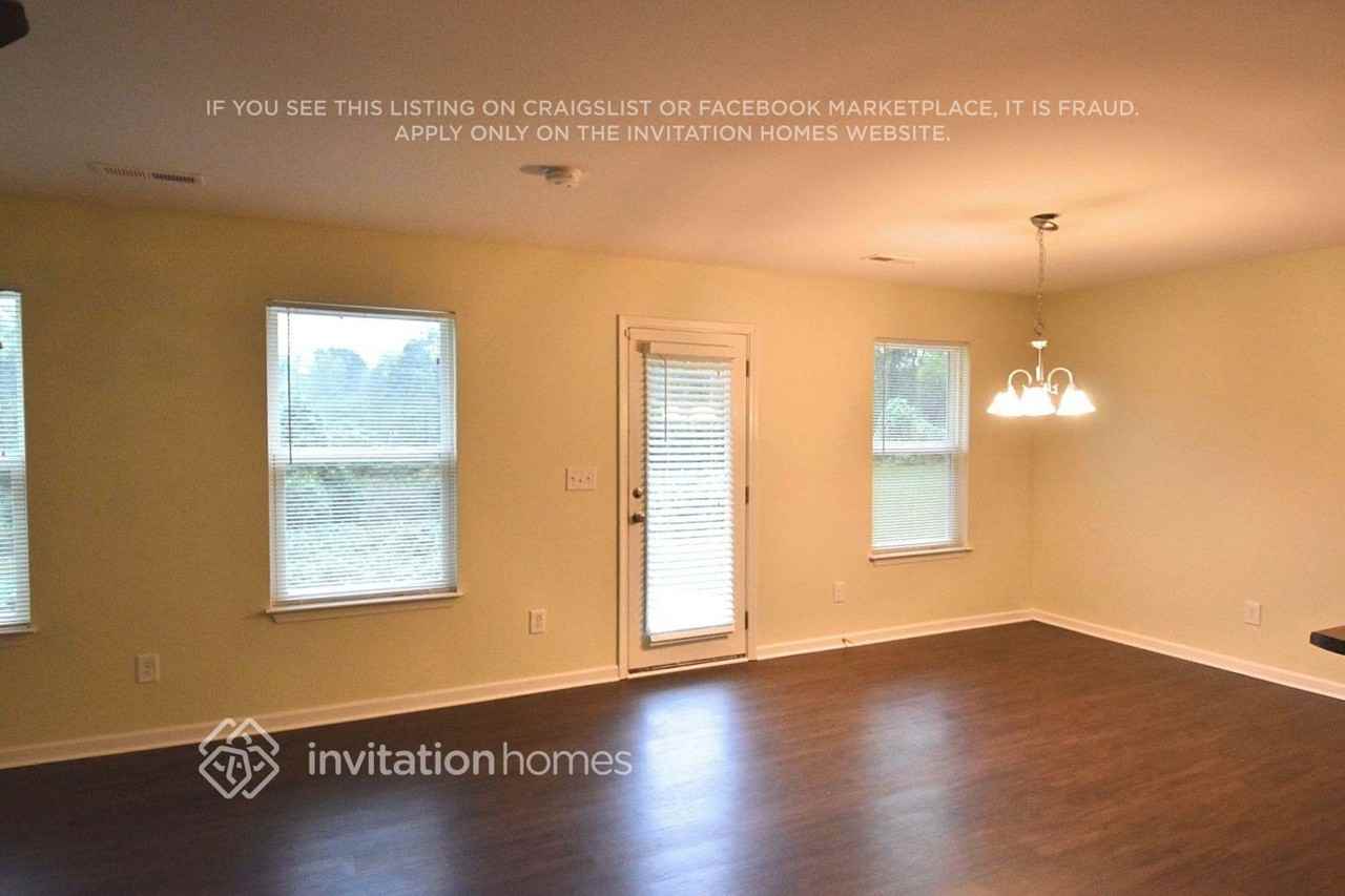 5056 Broad Leaf Ct - Photo 5 of 18