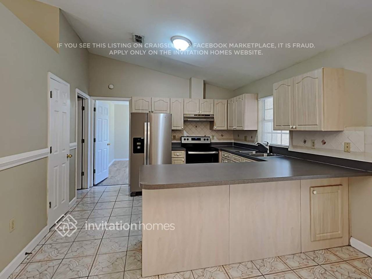 5850 Lake Grove Dr - Photo 6 of 17