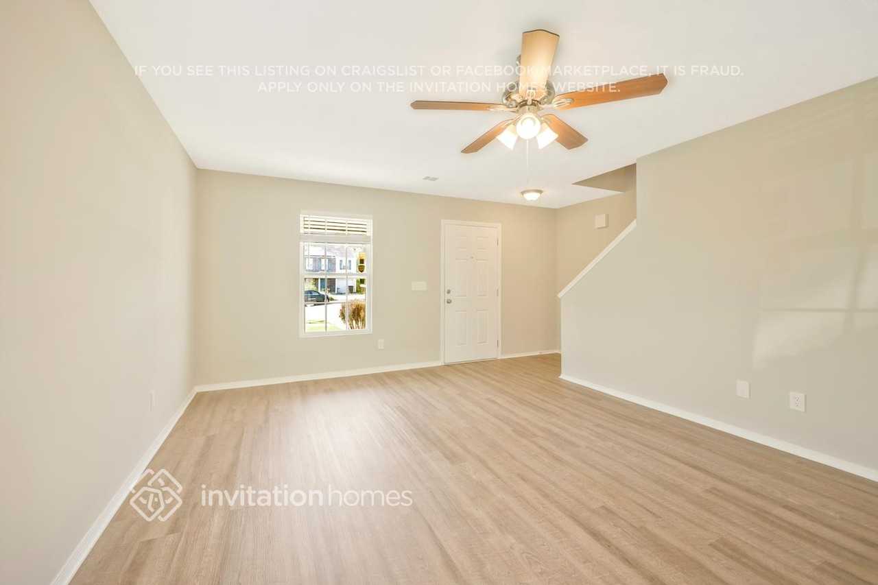 2888 Creekbend Dr - Photo 4 of 26