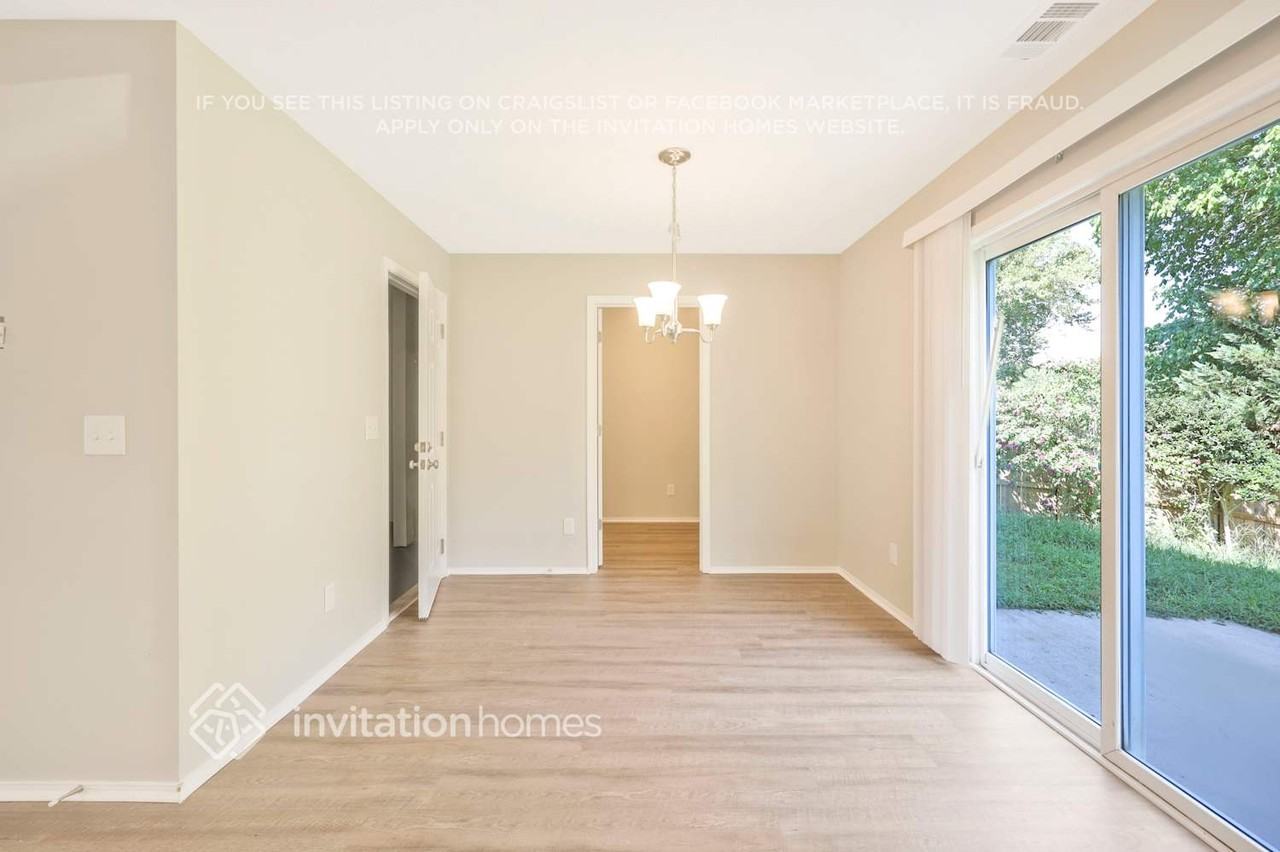 2888 Creekbend Dr - Photo 6 of 26