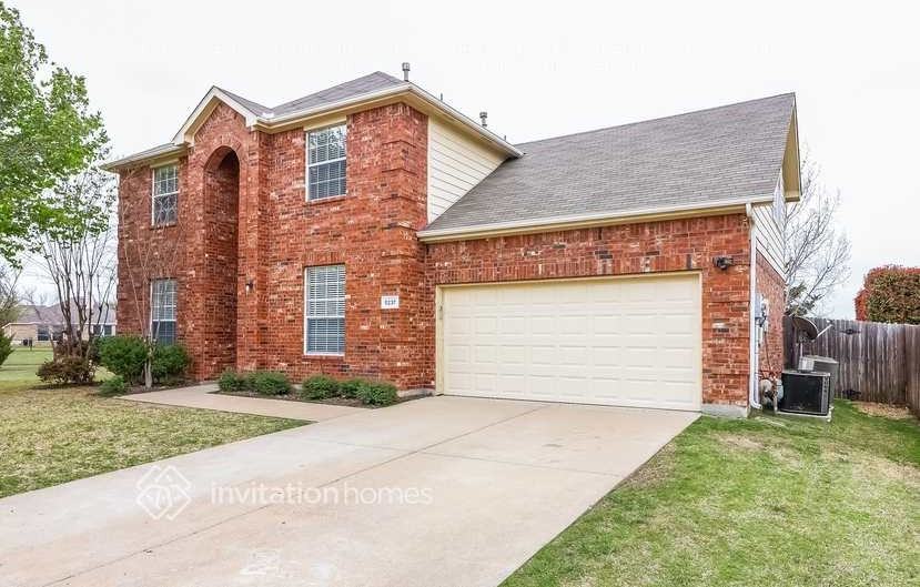 5237 Bay View Dr - Photo 2 of 16