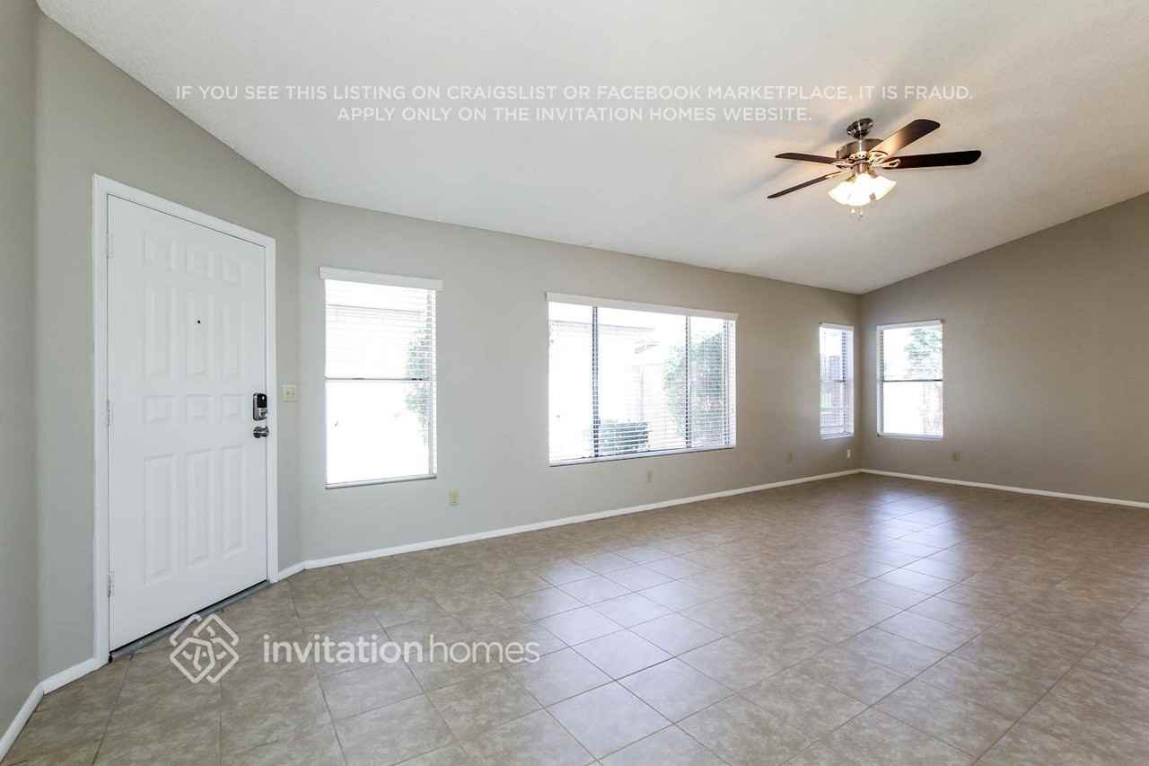 10729 W Ruth Ave - Photo 5 of 21
