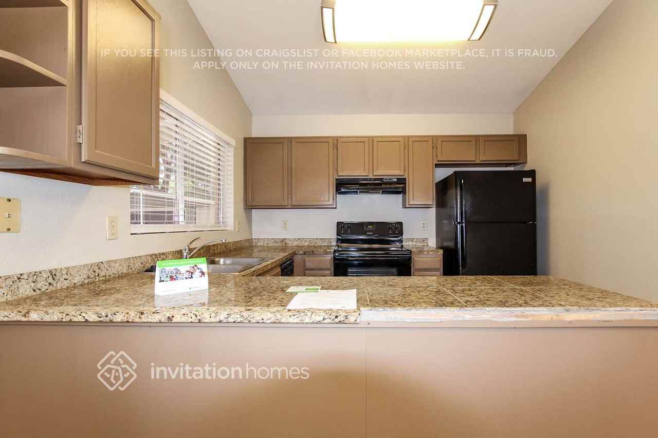 10729 W Ruth Ave - Photo 7 of 21