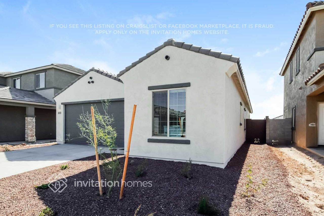 25313 W Chipman Rd - Photo 4 of 21