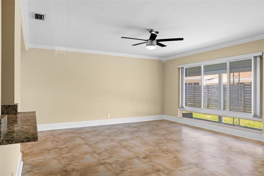 1712 Ne 25th St - Photo 6 of 19