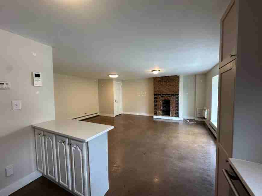 327 Van Brunt St - Photo 2 of 10