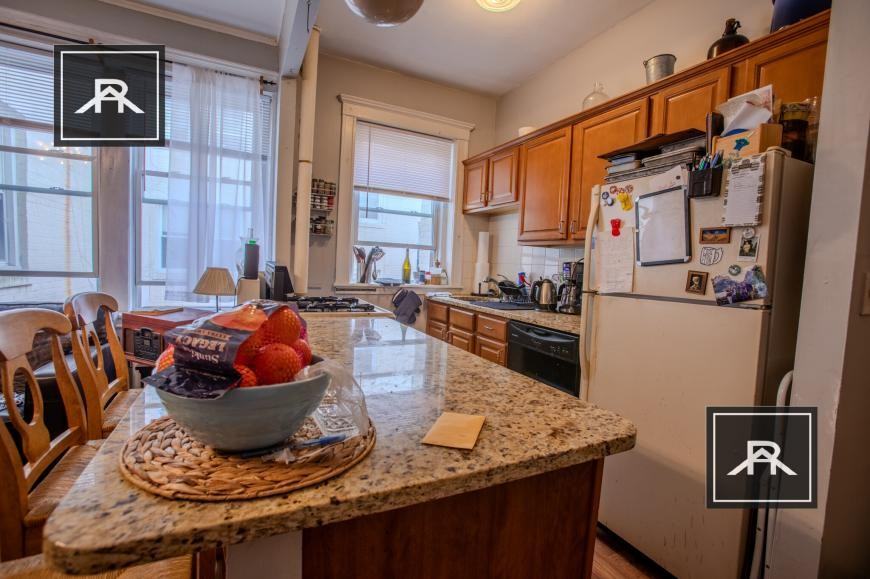 233 Kelton St - Photo 3 of 7