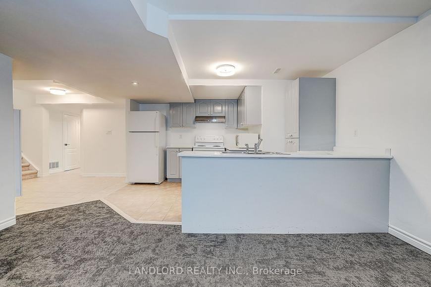 8 Wood Dale Rd - Photo 2 of 10