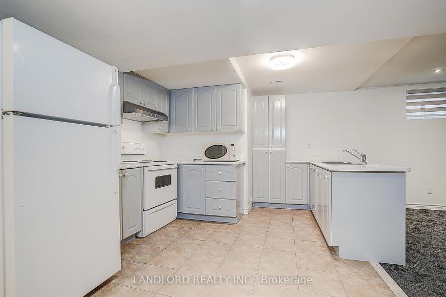 8 Wood Dale Rd - Photo 6 of 10