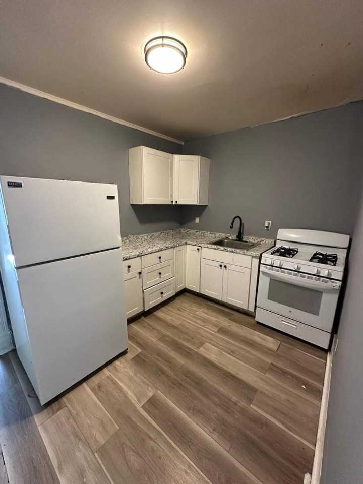 27 Clark St - Photo 3 of 10