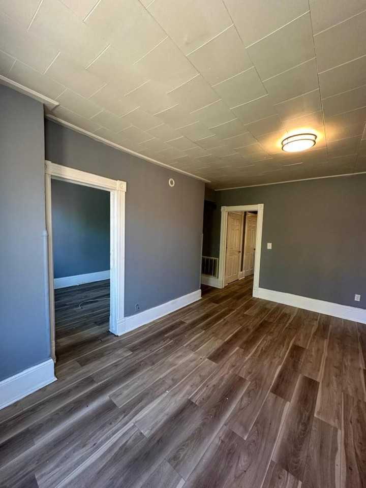 27 Clark St - Photo 4 of 10