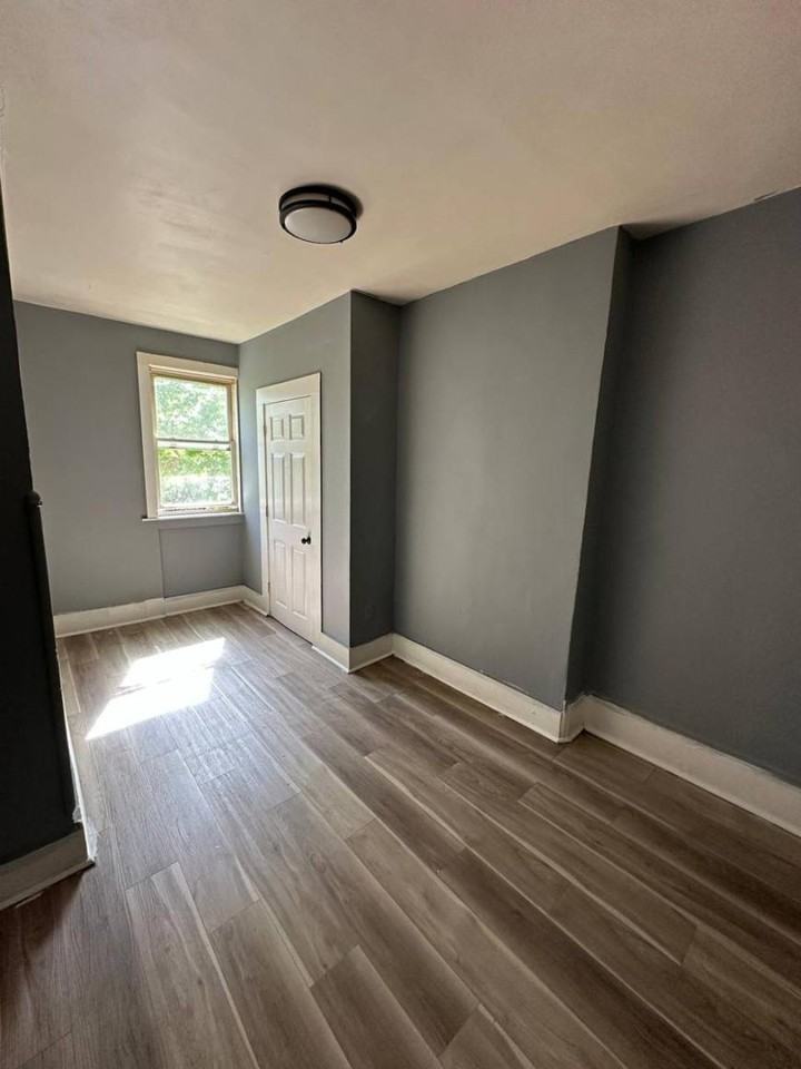 27 Clark St - Photo 6 of 10
