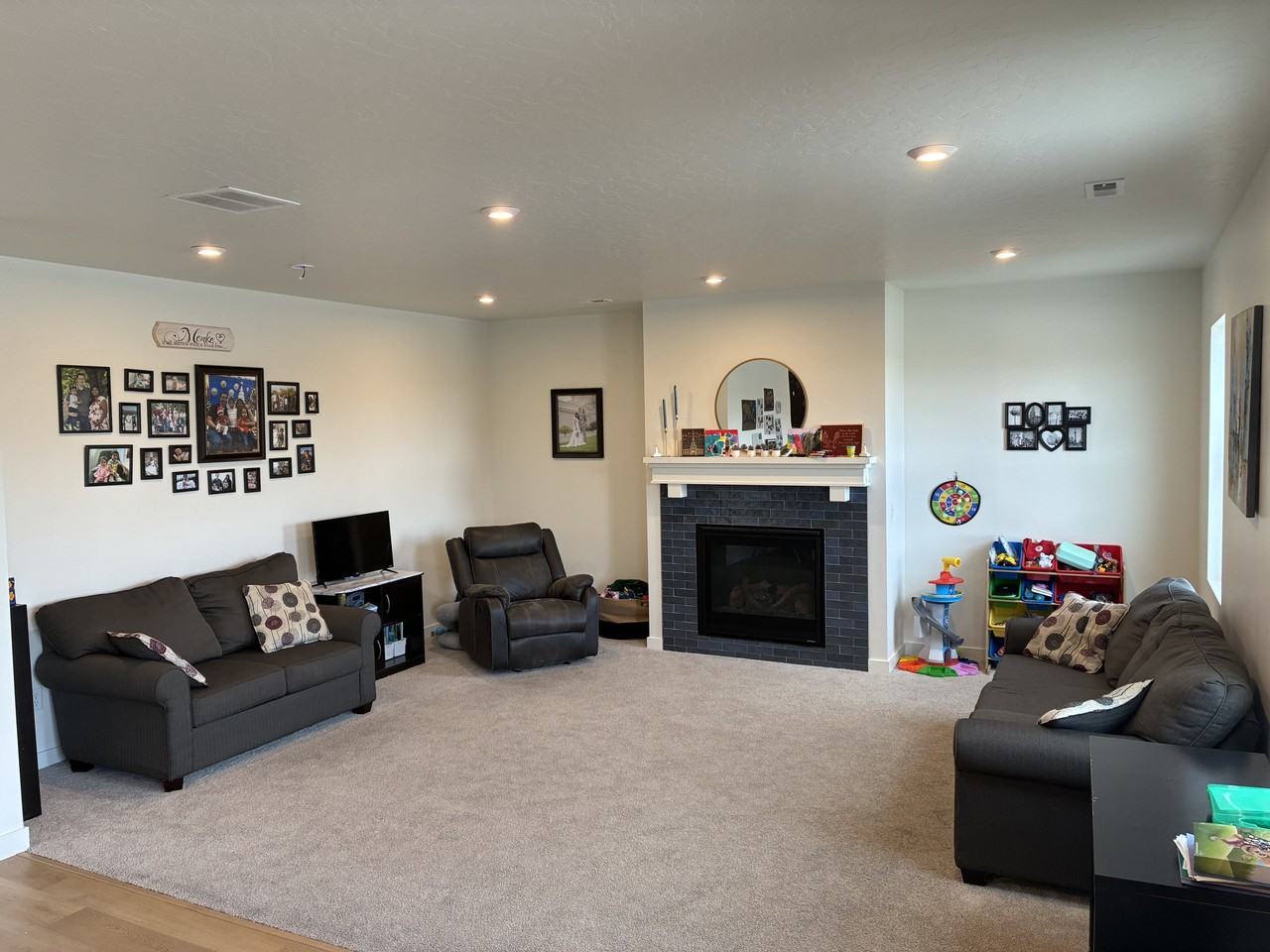 724 W Blue Mountain Dr - Photo 2 of 20