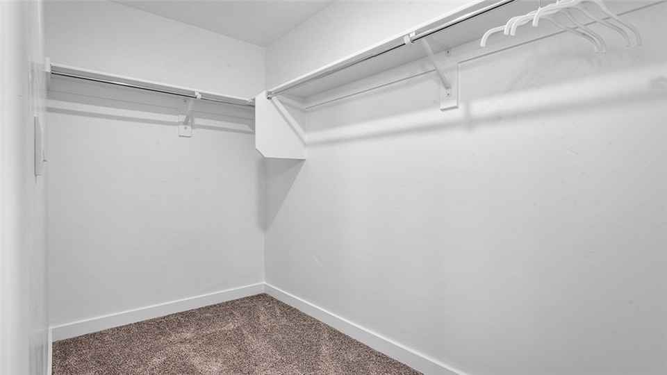 889 E Seaside St - Photo 7 of 38