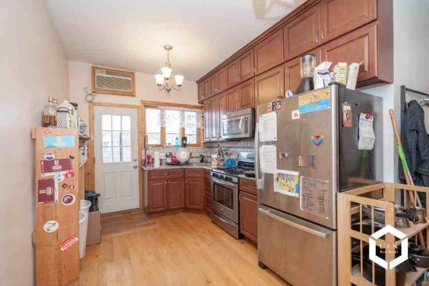 3322 12th Ave - Photo 5 of 10