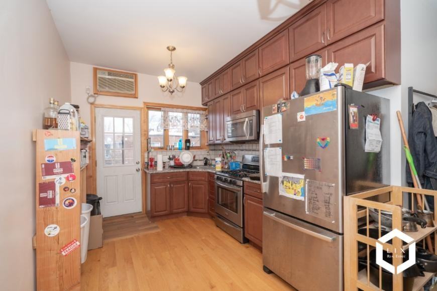 3322 12th Ave - Photo 6 of 10