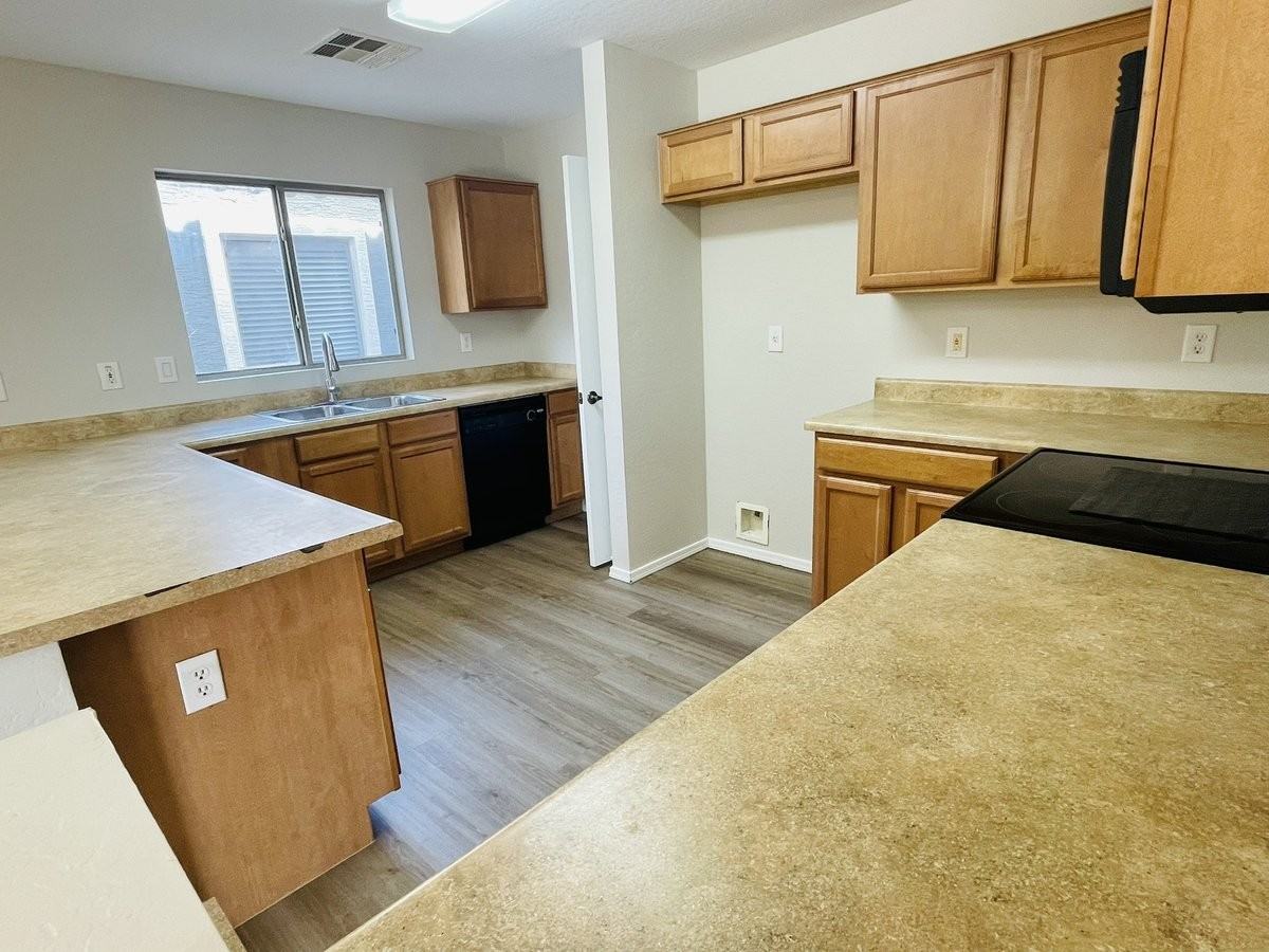 37154 W Amalfi Ave - Photo 3 of 25