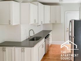623 W Melrose St #M1 - Photo 1 of 1