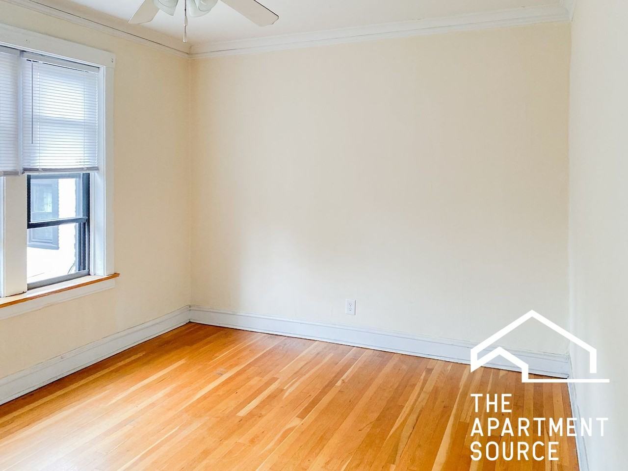 3927 N Keeler Ave #2 - Photo 3 of 5