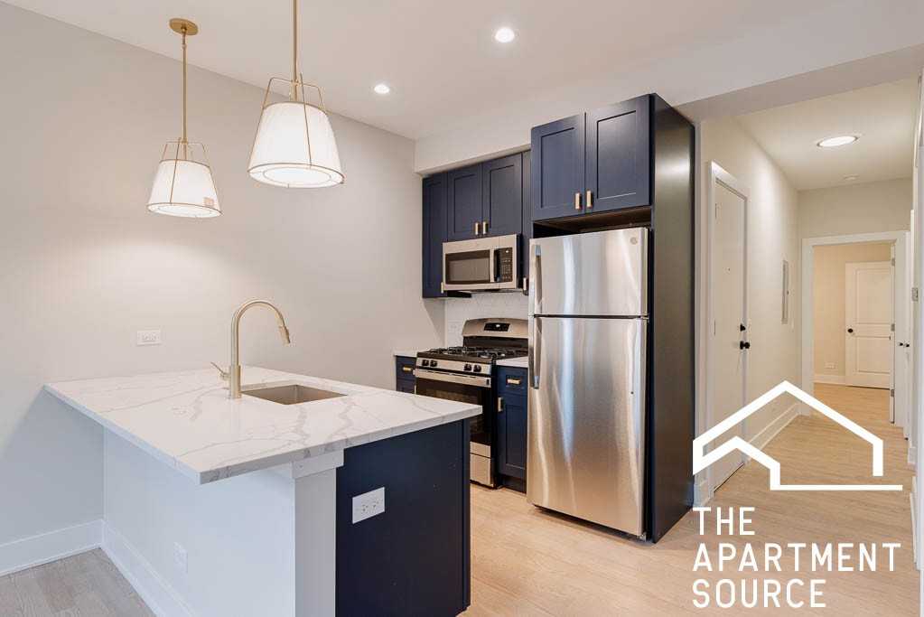 4405 N Seeley Ave #2F - Photo 2 of 11